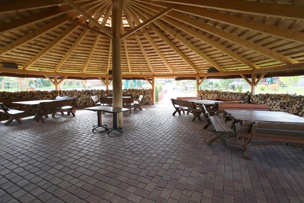 Hotel Gosciniec Pod Strzecha Suwałki Exterior foto